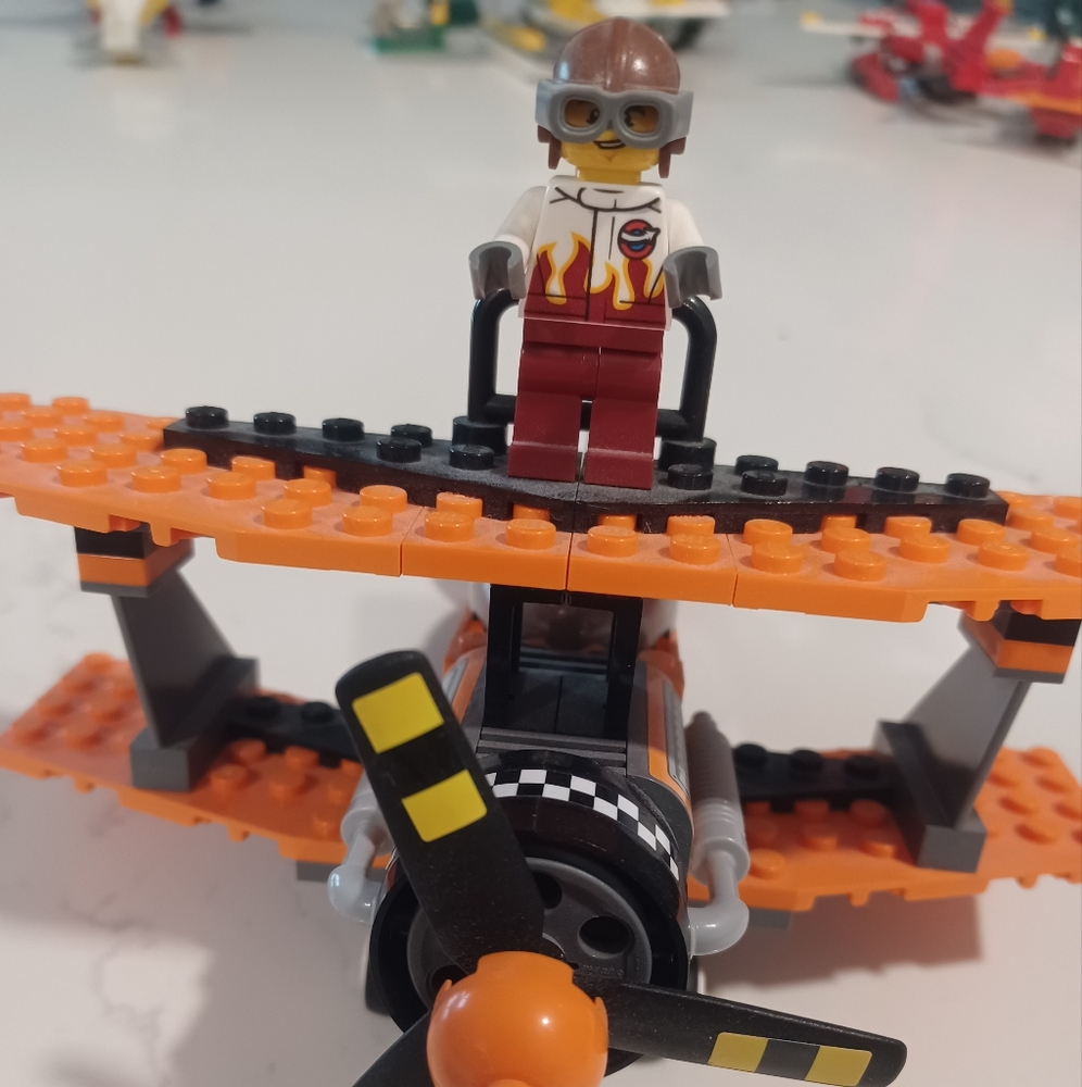 LEGO plane - Picture 3 of 8